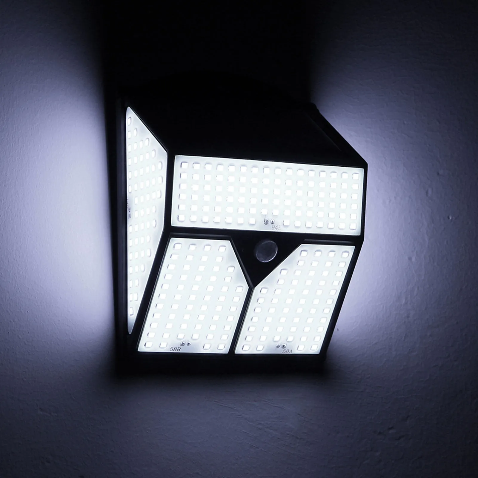 Courtyard Wall Lamp