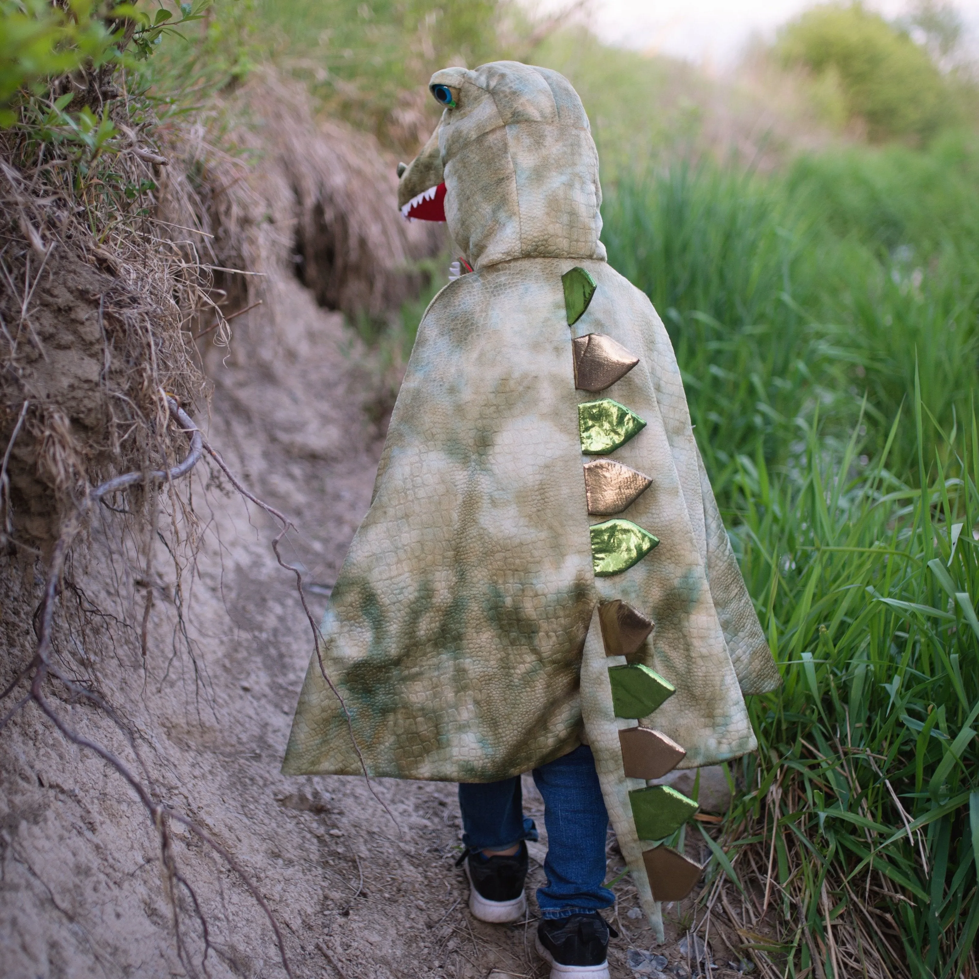 Grandasaurus T-Rex Cape w/Claws